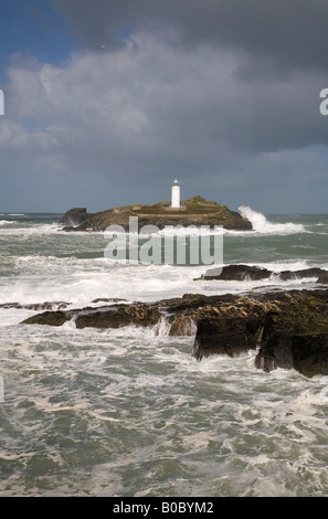 Condizioni di tempesta godrevy lighthouse Cornovaglia Foto Stock