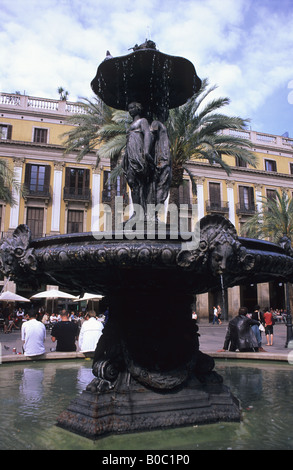 Tre Grazie fontana, Placa Reial, Barcellona, Spagna Foto Stock