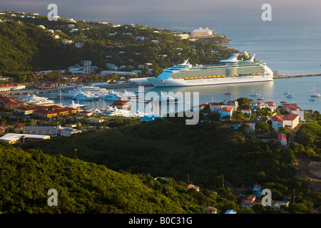 West Indies, Caraibi, Piccole Antille, Leeward Islands, Isole Vergini americane, san Tommaso, vista in elevazione su Charlotte Amalie Foto Stock