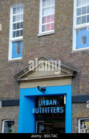 Urban Outfitters fashion shop in Neal Street Covent Garden Londra Inghilterra Foto Stock