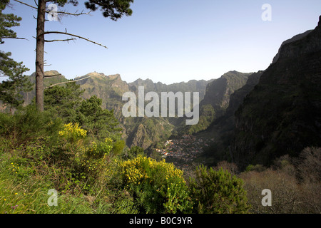 Curral das Freira come visto da Eira Do Serrado viewpoint. Foto Stock