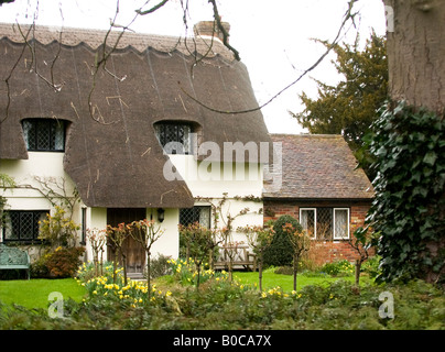 Il vecchio paglia nel villaggio di Meadle, una zona di conservazione nel Buckinghamshire con 15 Il Grade ii Listed edifici. Foto Stock