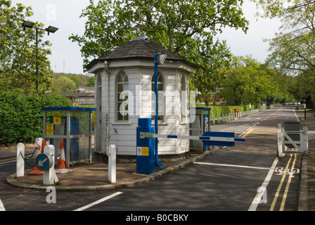 Cassetta degli attrezzi, edificio sulla strada a pedaggio a Dulwich Village, South London SE21. L'edificio della casa a pedaggio è ora un casello automatico degli anni '2008 2000, UK HOMER SYKES Foto Stock