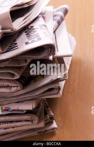 Pila di quotidiani Foto Stock