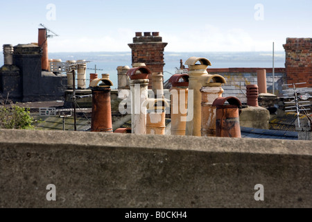 Chimneypots tetti e affacciato sul Porto di Ramsgate Kent Foto Stock