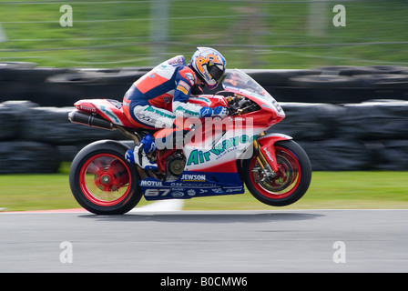 Shane Byrne in sella a una Ducati Moto nel British Superbike a Oulton Park Cheshire England Regno Unito Foto Stock