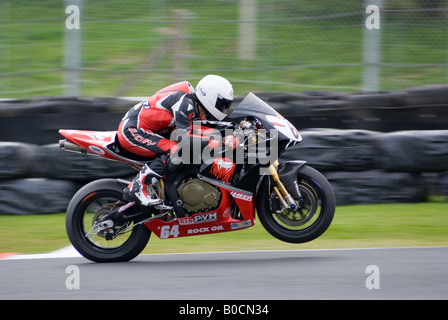 Aaron Zanotti in sella ad una moto Honda nel British Superbike a Oulton Park Cheshire England Regno Unito Foto Stock