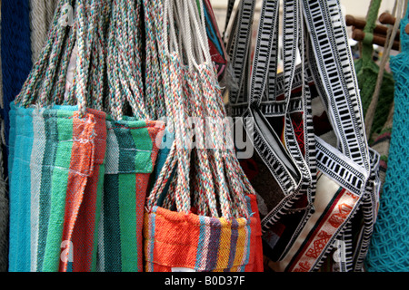 Flea Market street a Plaza Catedral di Panama City s Casco Antiguo Foto Stock