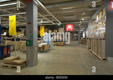 Magazzino area di raccolta IKEA Croydon Regno Unito Foto Stock