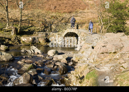 Alta Svezia ponte su Scandale Beck al di sopra di Ambleside, Lake District, England, Regno Unito Foto Stock