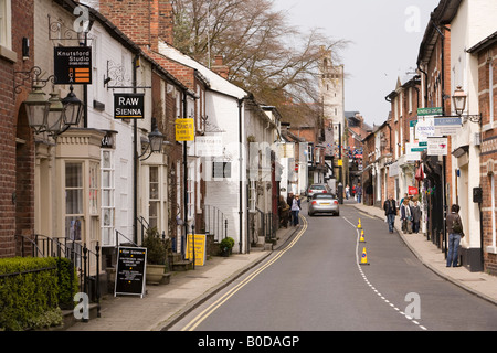 Regno Unito Cheshire Knutsford Royal giorno di maggio re Street Foto Stock