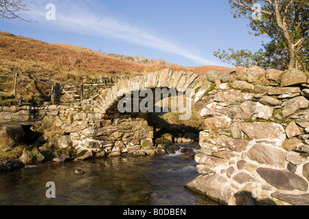 Alta Svezia ponte su Scandale Beck al di sopra di Ambleside, Lake District, England, Regno Unito Foto Stock