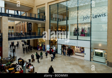 John Lewis Store John Lewis department store partnership Grand Arcade Shopping Mall Bretagna spesa economia commerciale Negozi Camb Foto Stock