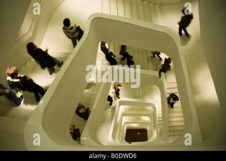 CaixaForum Madrid museo da architetti svizzeri Herzog e de Meuron nel Paseo del Prado a Madrid Spagna Foto Stock