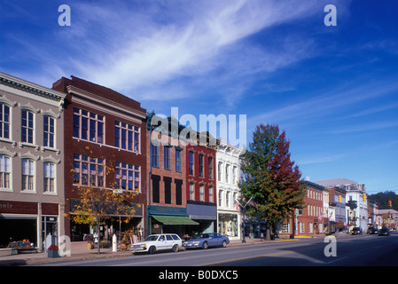 Strada principale della piccola cittadina americana di Madison Indiana Foto Stock