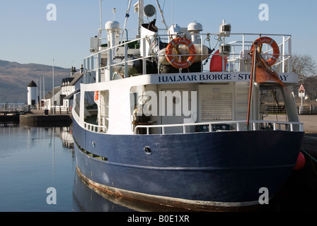 Svernamento in barca nel Bacino di Corpach Caledonian Canal Foto Stock