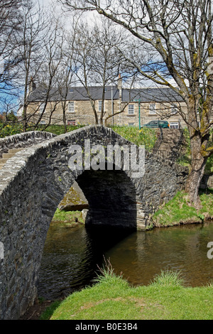 Il 'aul brig" o ponte vecchio nel villaggio di Keith in Aberdeenshire, a nord est della Scozia, Regno Unito Foto Stock