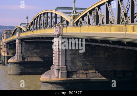 Rochester Vecchio Ponte sul Fiume Medway, Kent, England, Regno Unito Foto Stock