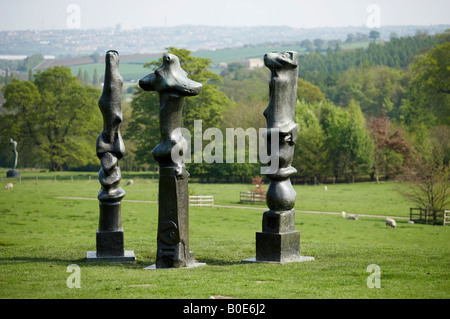 Montante motive di Henry Moore la scultura a Yorkshire Sculpture Park Foto Stock