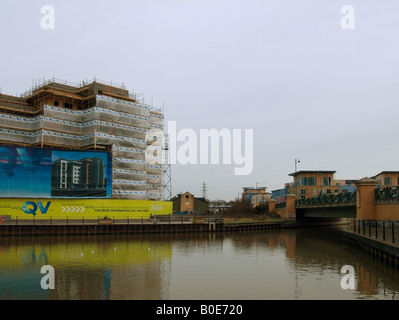 Sviluppo accanto al fiume Colne, banchine di Colchester, Essex Foto Stock