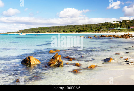 Bunker Bay spiaggia vicino per Dunsborough su Cape Naturaliste, guardando fuori verso Geographe Bay. A sud-ovest del Western Australia Foto Stock