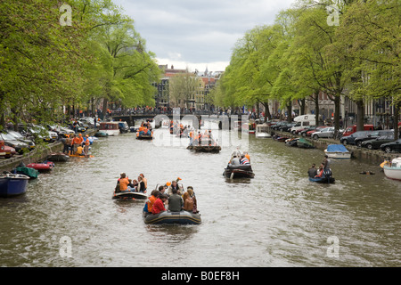 Queens giorno 30 Aprile 2008 l'annuale nazionale olandese per giorno Amsterdam Olanda Paesi Bassi Foto Stock