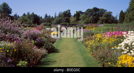 Il giardino murato di Culzean Castle, vicino Maybole, South Ayrshire, in Scozia, Regno Unito. Foto Stock