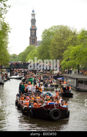 Queens giorno 30 Aprile 2008 l'annuale nazionale olandese per giorno Amsterdam Olanda Paesi Bassi Foto Stock