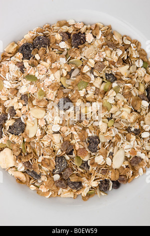 Muesli biologico con frutta e noci Londra Inghilterra Regno Unito Foto Stock