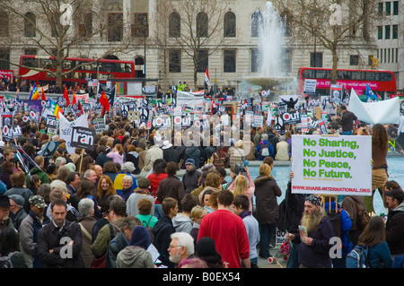 La pace al rally di Trafalgar Square a Londra REGNO UNITO Foto Stock