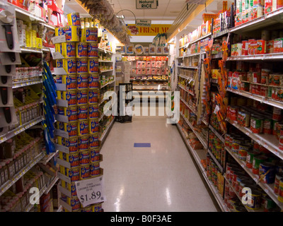 Un fornitissimo supermercato di New York Foto Stock