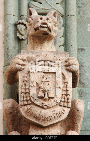 Statua di Pietra all'ingresso per la Casa de Colon (Christopher Columbus's house) a Las Palmas di Gran Canaria Foto Stock