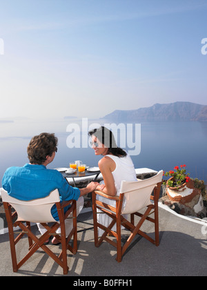 Giovane con prima colazione Foto Stock