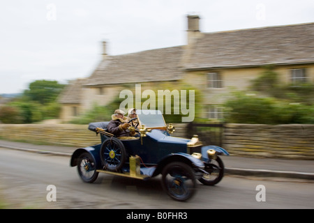 Vintage auto Standard made in Coventry su un veterano Car Club rally intorno Gloucestershire Regno Unito Foto Stock