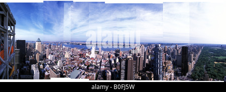 Vista panoramica di Bertelsmann edificio a1540 Broadway a New York City Foto Stock