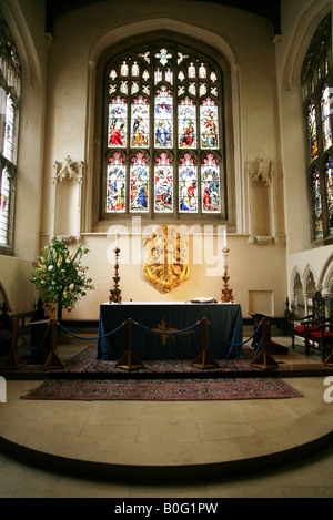 L'altare e il presbiterio St Marys Chiesa Universitaria, Cambridge, Inghilterra Foto Stock