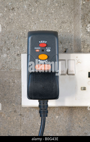 Plug in RCD (dispositivo di corrente residua) per uso portatile con apparecchi di alimentazione di rete Foto Stock