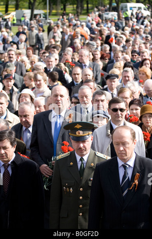 Celebrazione del 9 maggio la Giornata della vittoria in Europa orientale in Riga alla vittoria memoriale dell'esercito sovietico Foto Stock