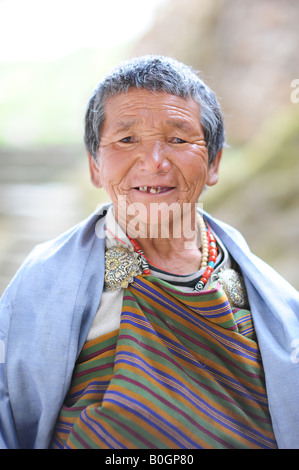 Il Bhutan donna nel tradizionale abito nazionale. Foto Stock