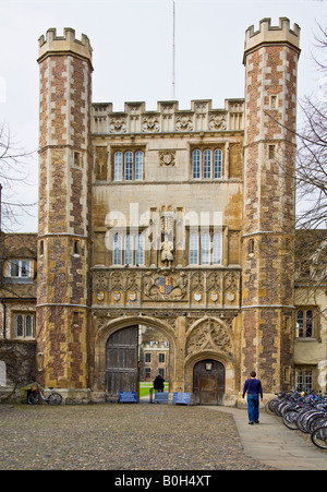 Il grande cancello, l'entrata principale del Trinity College. Foto Stock