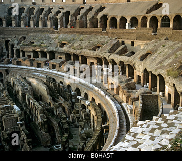 Colosseo, interno, struttura sotterranea, ipogeo, anfiteatro, Roma, Italia Foto Stock