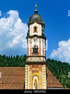 Pfarrkirche, chiesa parrocchiale, Mittenwald, San Pietro e Paolo, Alta Baviera, Baviera, Germania Foto Stock