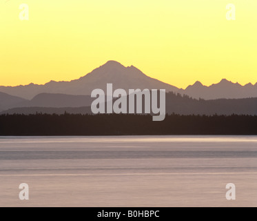 Mt. Baker, la cascata di gamma, visto dall isola di Vancouver, British Columbia, Canada Foto Stock