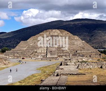 La Piramide della Luna di Teotihuacan, civiltà azteca vicino a Città del Messico, Messico, America Centrale Foto Stock