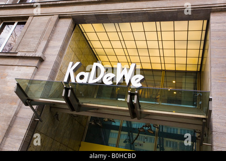 Dettaglio, ingresso al KaDeWe, Kaufhaus des Westens department store, Kudamm, Berlino, Germania Foto Stock