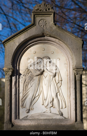 Grave rilievo, Alter Suedfriedhof, vecchio cimitero di Monaco di Baviera, Germania Foto Stock