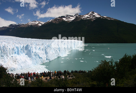 Piattaforma di Osservazione, Ghiacciaio Perito Moreno, parco nazionale Los Glaciares, Patagonia, Argentina, Sud America Foto Stock