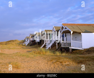 Cabine sulla spiaggia, a Hunstanton Beach, Norfolk, Inghilterra Foto Stock