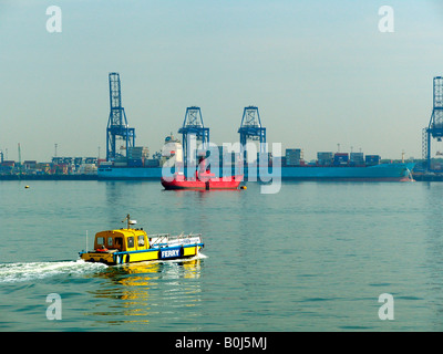 Porto di Harwich piede onway traghetto a Felixstowe Foto Stock