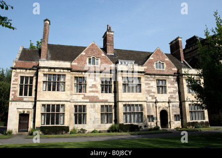 Centro di Studi Medievali edificio entro il kings manor parte dell'Università di York North Yorkshire England Regno Unito Foto Stock